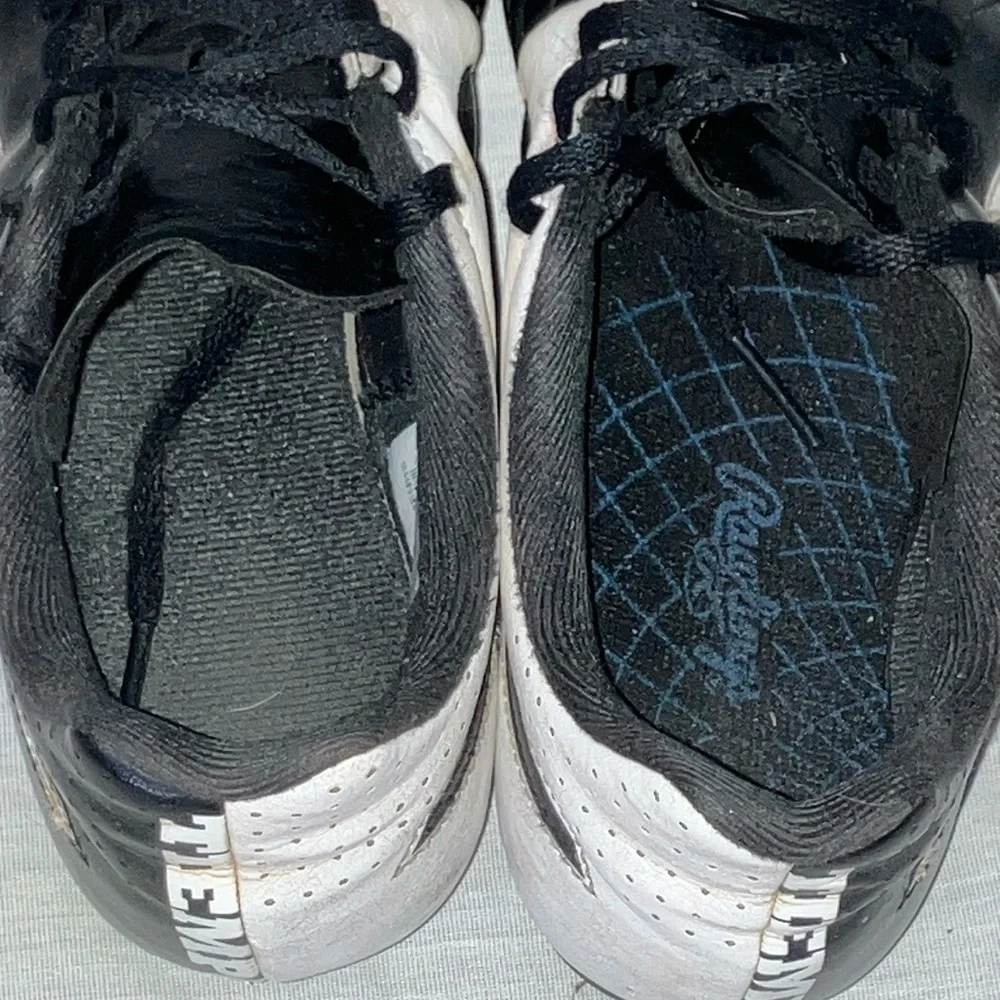 Nike boys/ girls Tiempo soccer shoes / Cleats - some STAINS but good condition - Picture 8 of 16